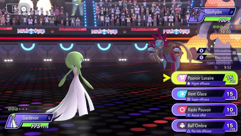 Un combat Pokémon opposant Gardevoir à Trioxhydre. La capacité Pouvoir Lunaire, qui est indiquée comme étant hyper efficace, est sélectionnée.